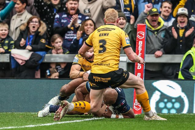 Maika Sivo of Leeds Rhinos goes over for a try during the Betfred Super League round 4 match Leeds Rhinos vs Castleford Tigers at AMT Headingley Stadium, Leeds, United Kingdom on 08 March 2026

(Photo by Alfie Cosgrove/News Images)