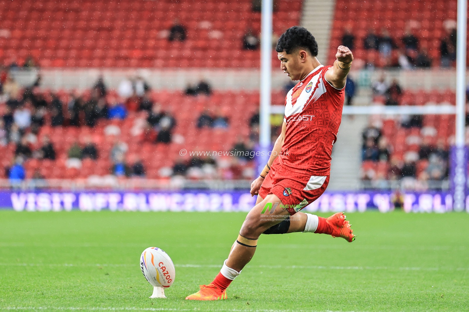 Isaiya Katoa of Tonga converts for a goal during the Rugby League World Cup 2021 Group D match Tonga vs Cook Islands at Riverside Stadium, Middlesbrough, United Kingdom, 30th October 2022

(Photo by Mark Cosgrove/News Images)