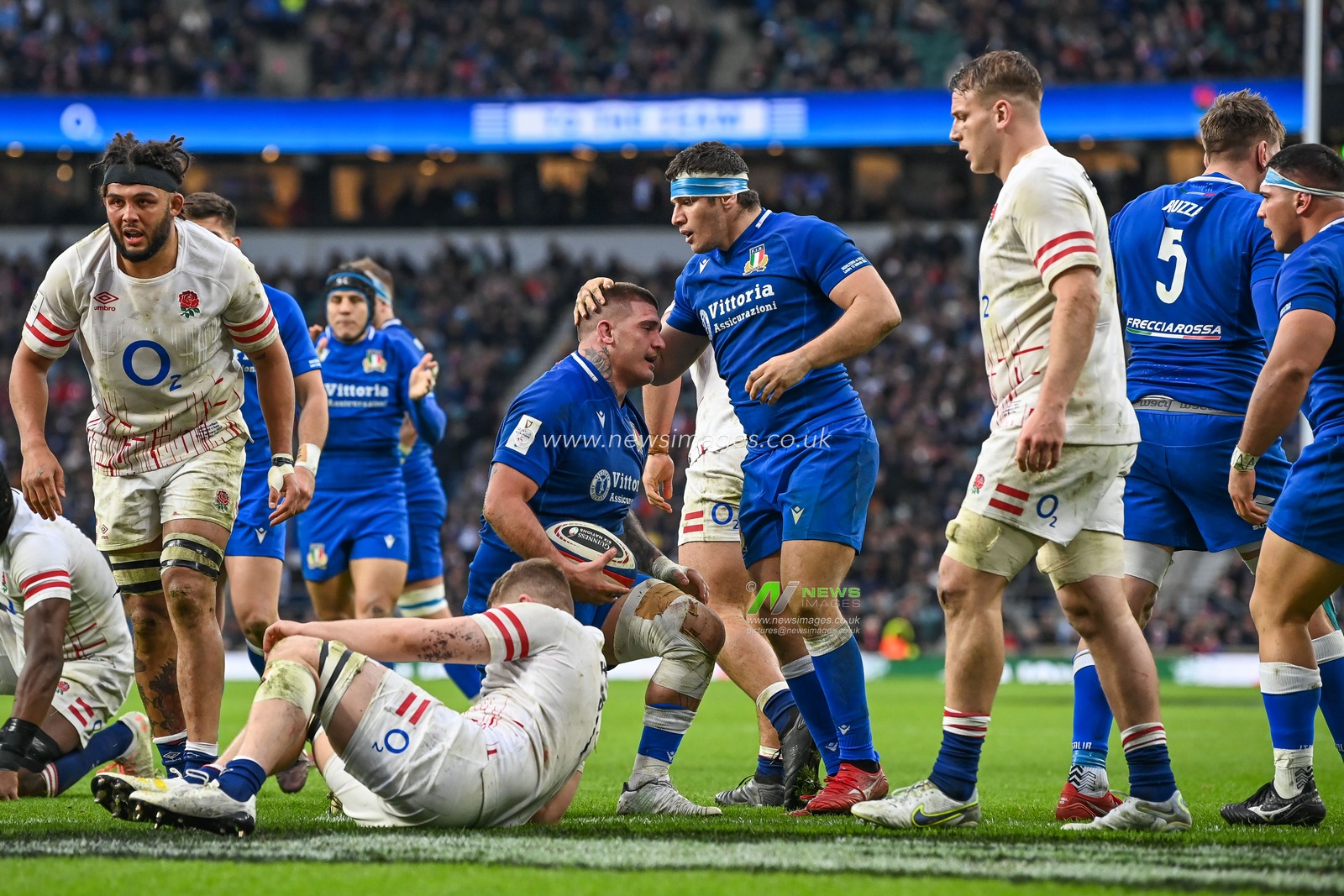 Marco Riccioni of Italy celebrates his try during the 2023 Guinness 6 Nations match England vs Italy at Twickenham Stadium, Twickenham, United Kingdom, 12th February 2023

(Photo by Craig Thomas/News Images)