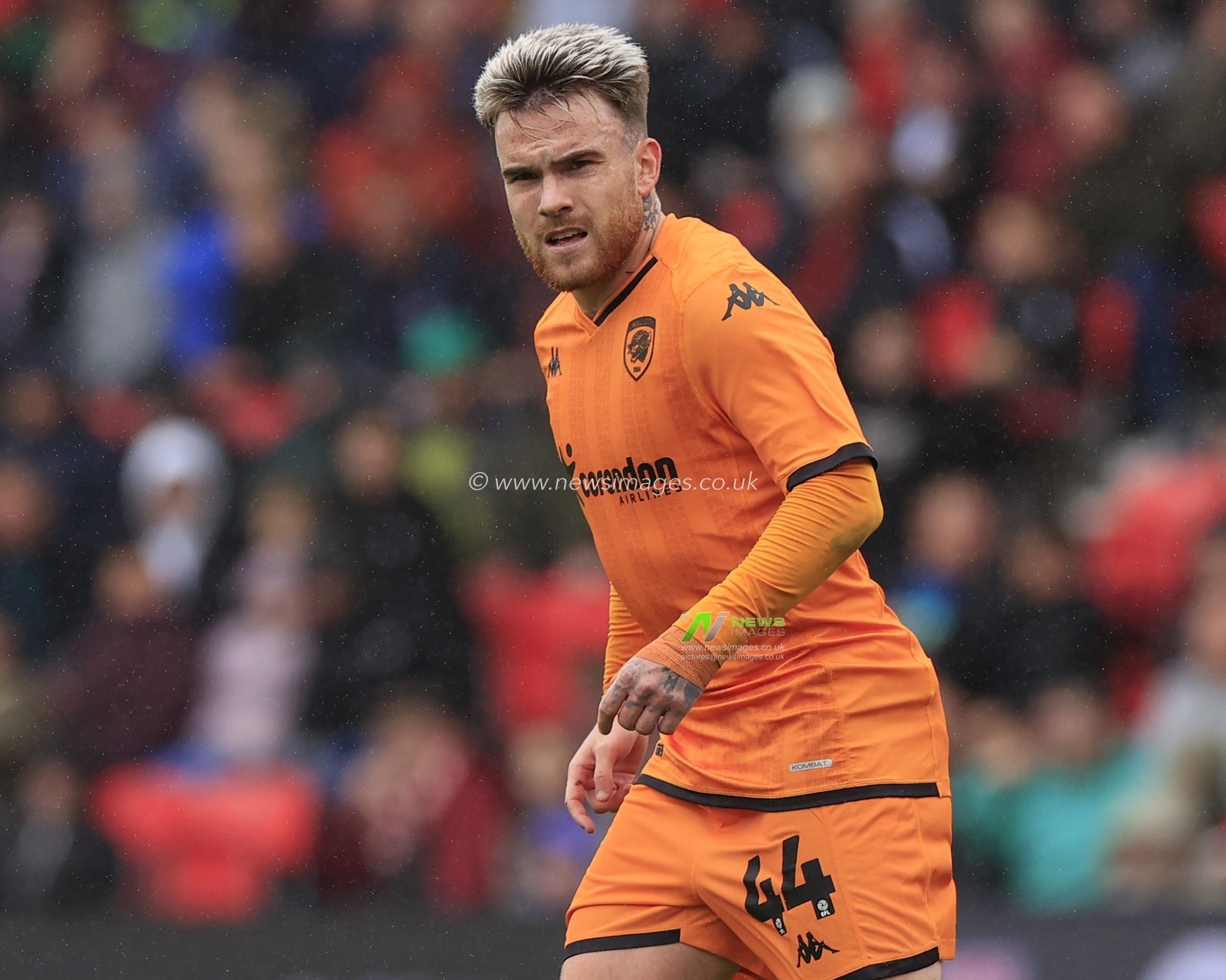 Aaron Connolly #44 of Hull City during the Sky Bet Championship match Stoke City vs Hull City at Bet365 Stadium, Stoke-on-Trent, United Kingdom, 24th September 2023

(Photo by Conor Molloy/News Images)