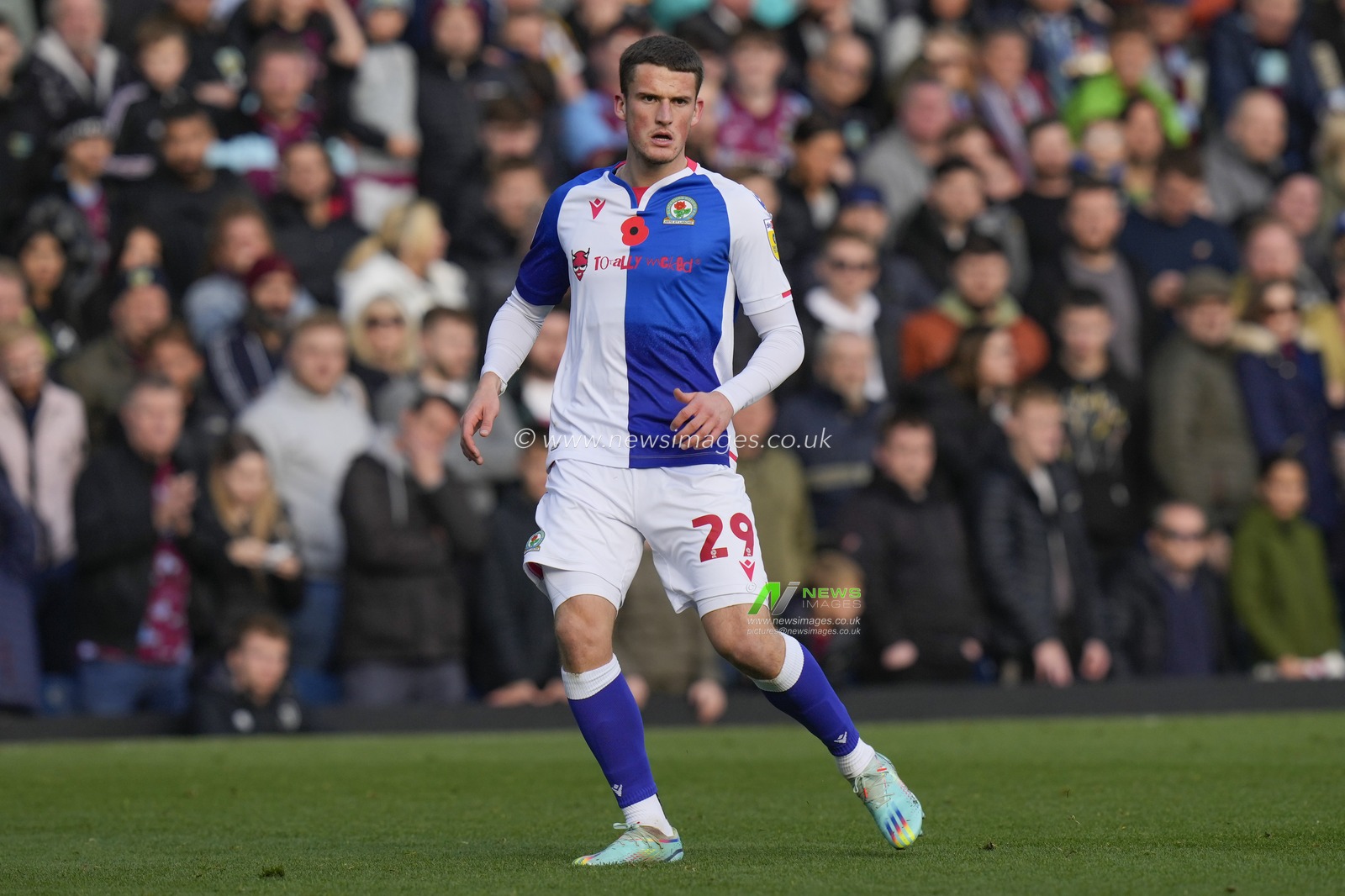 Jack Vale #29 of Blackburn Rovers during the Sky Bet Championship match Burnley vs Blackburn Rovers at Turf Moor, Burnley, United Kingdom, 13th November 2022

(Photo by Steve Flynn/News Images)