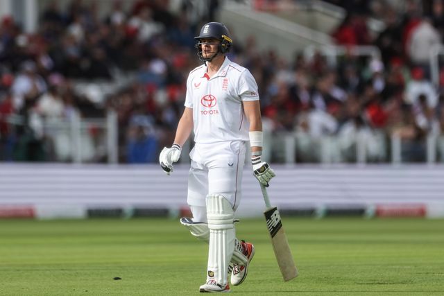 Jamie Smith of England leaves the field of play after being dismissed by Nathan Smith of New Zealand during the 1st Rothesay Test Match Day 2 match England vs New Zealand at Lords, London, United Kingdom on 05 June 2026

(Photo by Mark Cosgrove/News Images)