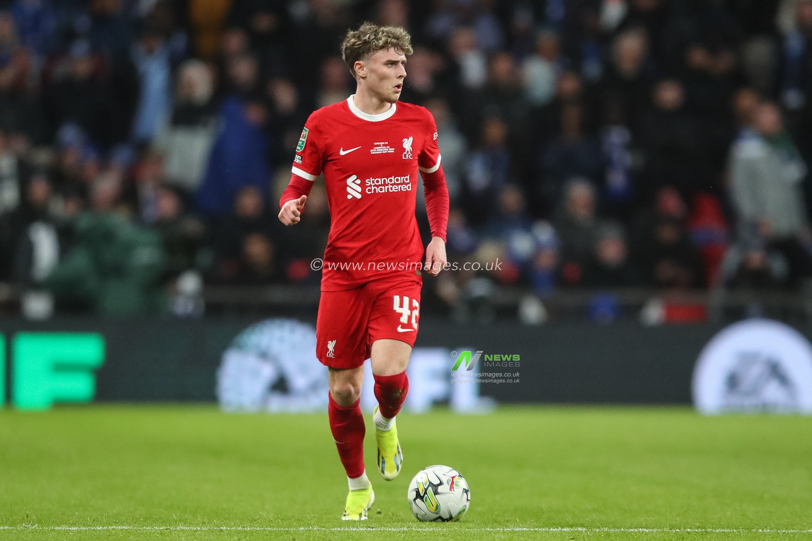 Bobby Clark of Liverpool with the ball during the Carabao Cup Final match Chelsea vs Liverpool at Wembley Stadium, London, United Kingdom, 25th February 2024

(Photo by Gareth Evans/News Images)