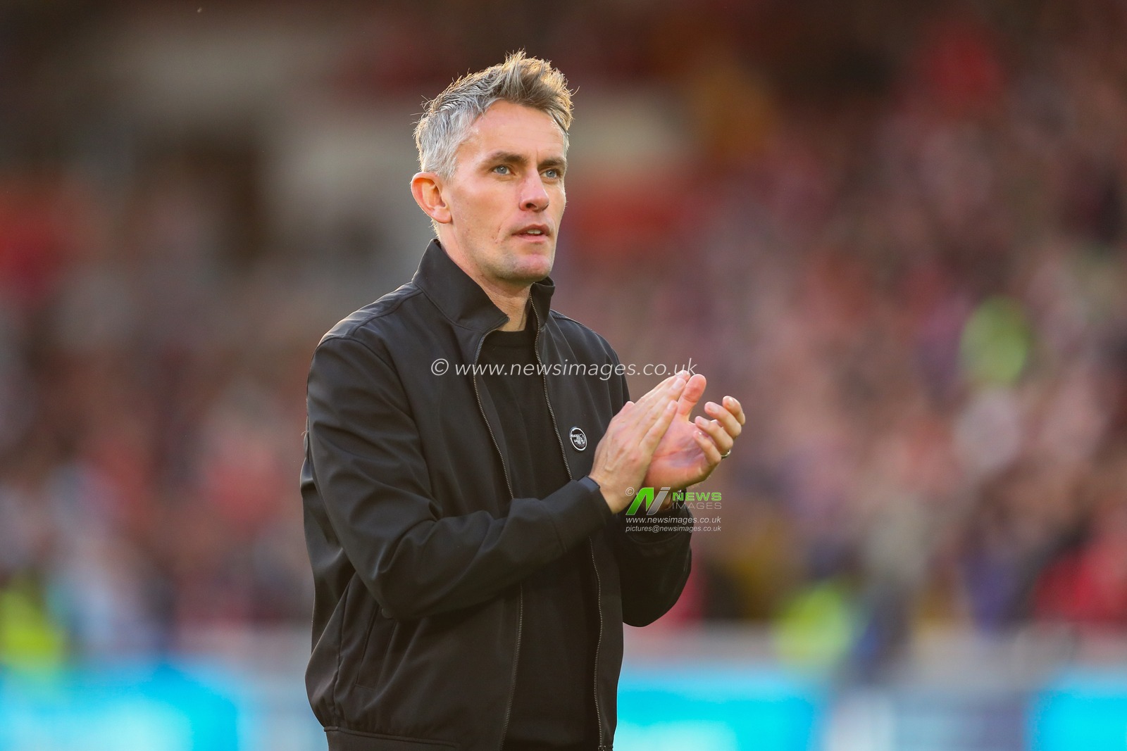 Kieran McKenna of Ipswich Town acknowledges the fans after the teams defeat following the Premier League match Brentford vs Ipswich Town at The Gtech Community Stadium, London, United Kingdom, 26th October 2024

(Photo by Izzy Poles/News Images)