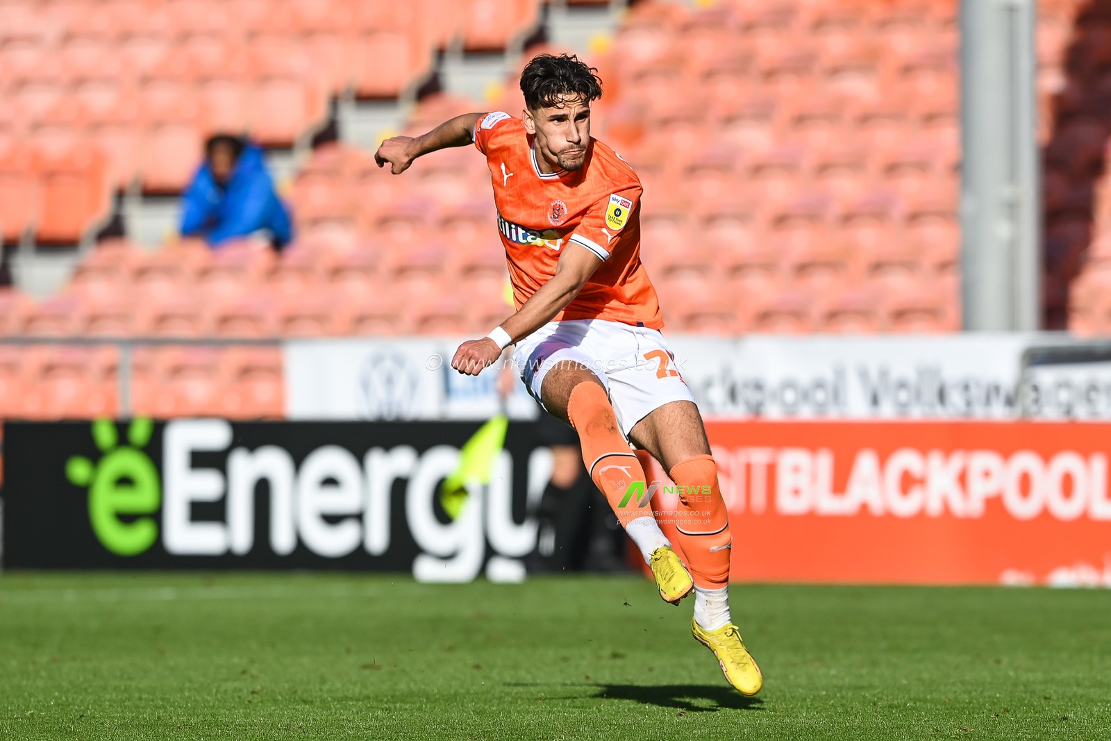 Theo Corbeanu #25 of Blackpool shoots at goal during the Sky Bet Championship match Blackpool vs Watford at Bloomfield Road, Blackpool, United Kingdom, 8th October 2022

(Photo by Craig Thomas/News Images)