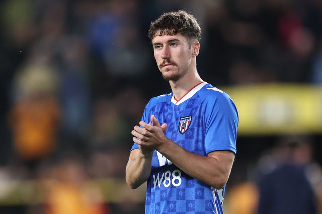 Trai Hume of Sunderland applauds the fans after the game during the Pre-season friendly match Hull City vs Sunderland at MKM Stadium, Hull, United Kingdom, 29th July 2025

(Photo by Alfie Cosgrove/News Images)