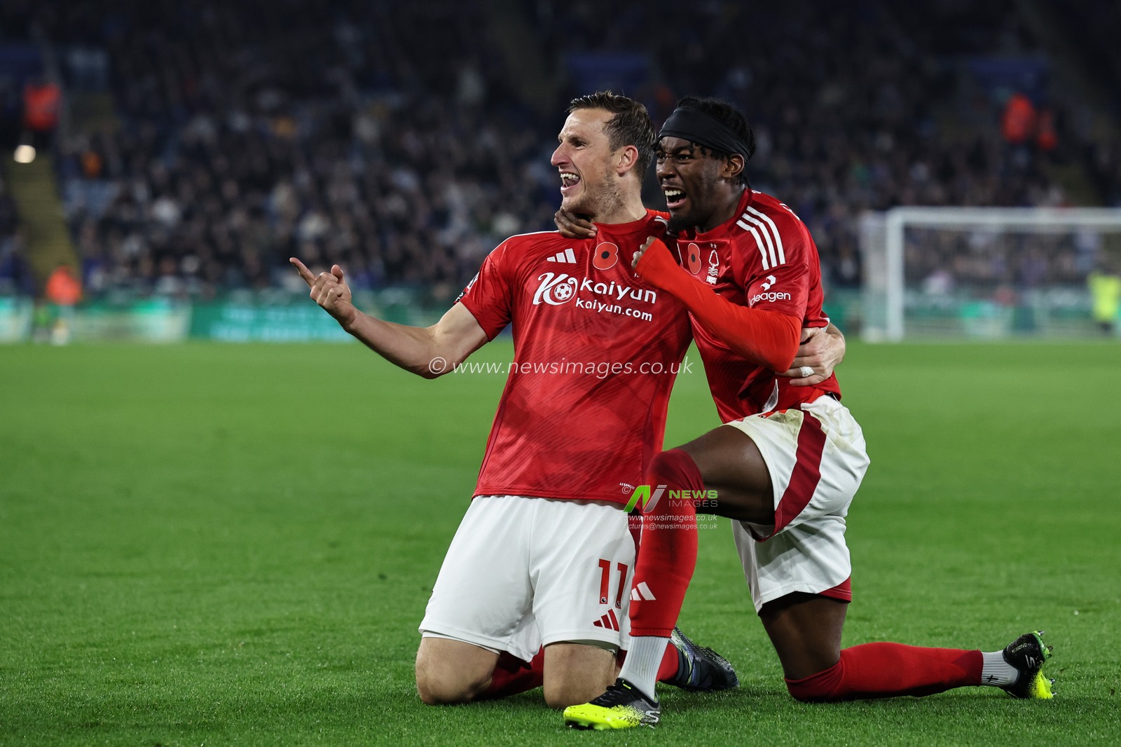 Chris Wood of Nottingham Forest celebrates his goal to make it 1-2 during the Premier League match Leicester City vs Nottingham Forest at King Power Stadium, Leicester, United Kingdom, 25th October 2024

(Photo by Mark Cosgrove/News Images)