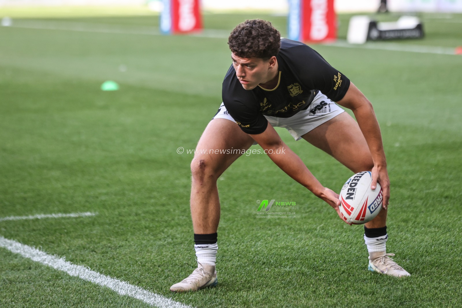 Lewis Martin of Hull FC during pre-game warm up during the Betfred Super League round 18 match Hull FC vs Wakefield Trinity at MKM Stadium, Hull, United Kingdom, 10th July 2025

(Photo by Alfie Cosgrove/News Images)