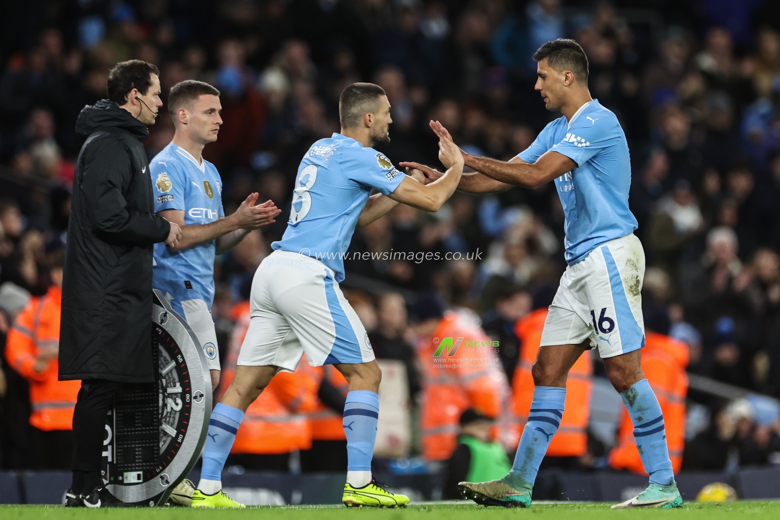 Mateo KovaÄiÄ‡ of Manchester City replaces Rodri of Manchester City during the Premier League match Manchester City vs Burnley at Etihad Stadium, Manchester, United Kingdom, 31st January 2024

(Photo by Mark Cosgrove/News Images)