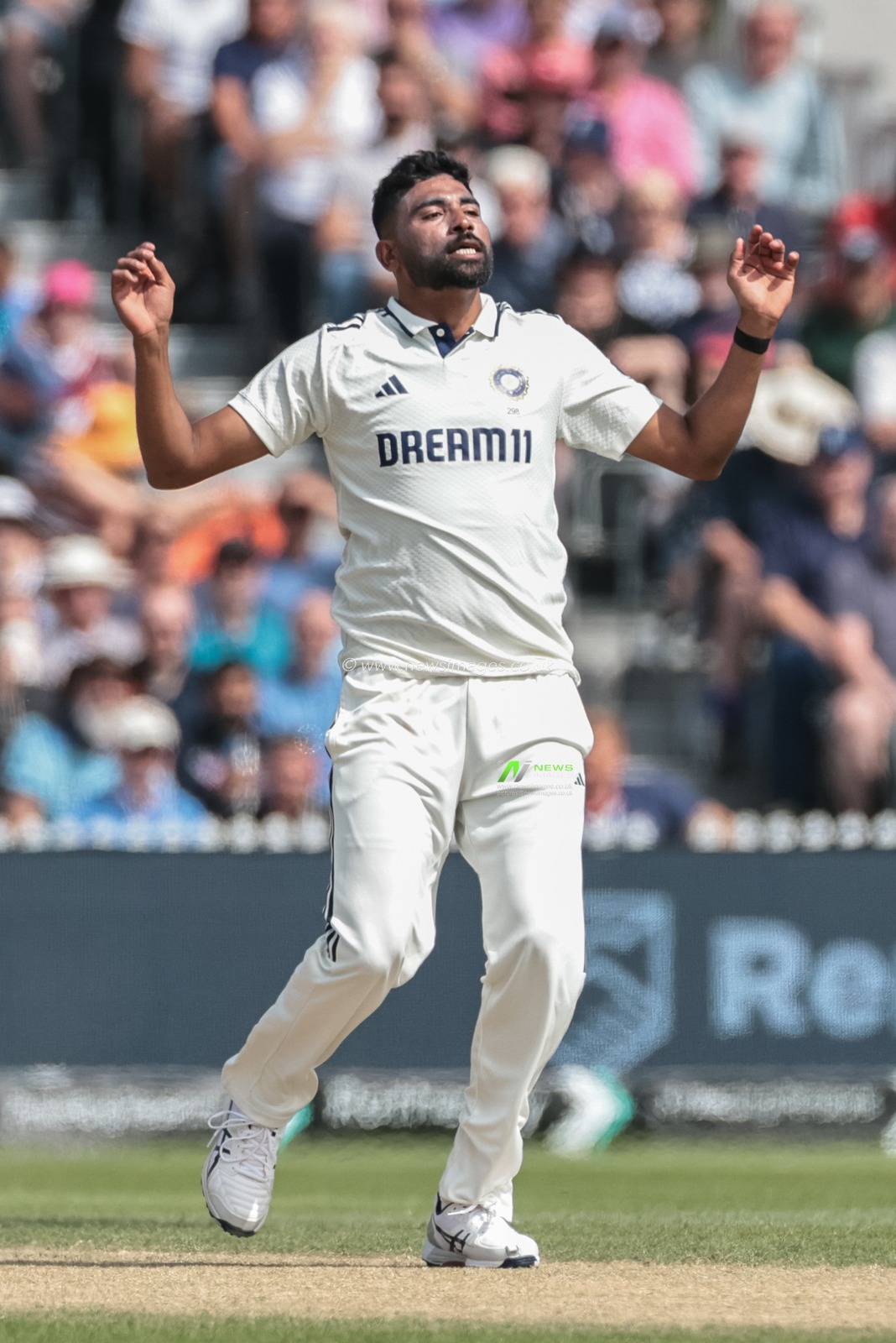 Mohammed Siraj of India reacts after he delivers the ball during the 4th Rothesay Test Match match Day 3 England vs India at Old Trafford Cricket Ground, Manchester, United Kingdom, 25th July 2025

(Photo by Mark Cosgrove/News Images)