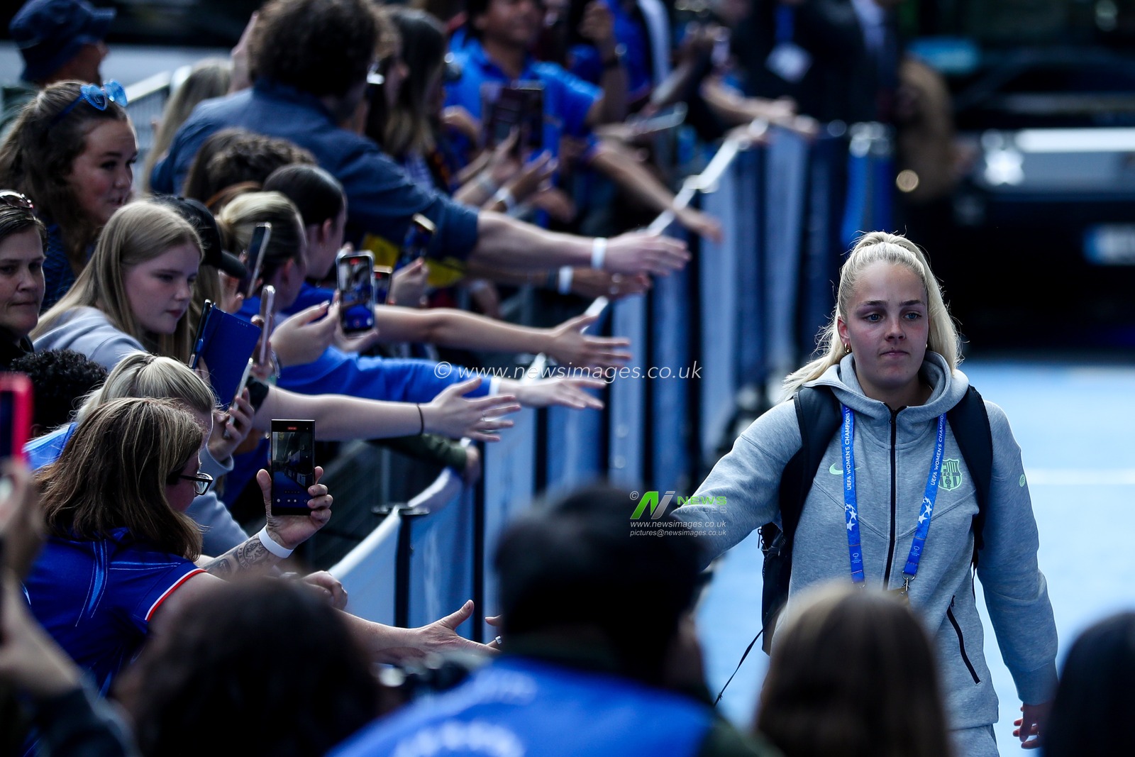 Barcelona Femeni arrive at Stamford Bridge prior to the UEFA Women's Champions League Semi-Final match Chelsea vs Barcelona at Stamford Bridge, London, United Kingdom, 27th April 2025

(Photo by Izzy Poles/News Images)