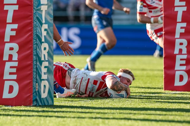 George Delaney of St Helens R.F.C goes over but its ruled out during the Betfred Super League round 9 match St Helens vs Wakefield Trinity at The BrewDog Stadium, St Helens, United Kingdom on 25 April 2026

(Photo by Mark Cosgrove/News Images)
