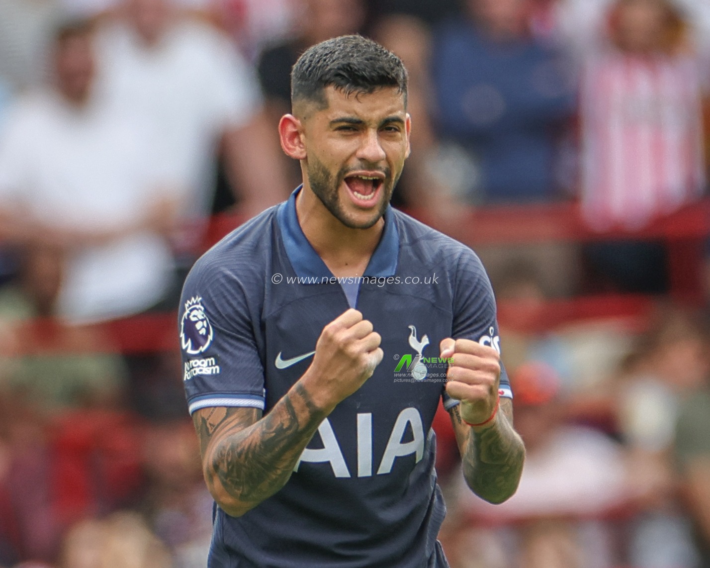 Cristian Romero Tottenham Hotspur celebrates his goal to make it 0-1 during the Premier League match Brentford vs Tottenham Hotspur at Brentford Community Stadium, London, United Kingdom, 13th August 2023

(Photo by Mark Cosgrove/News Images)
