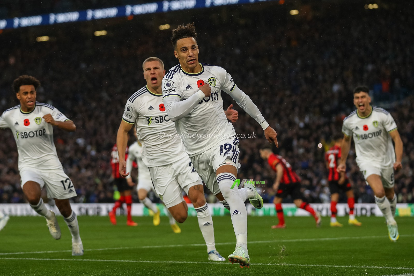Rodrigo Moreno #19 of Leeds United celebrates his goal to make it 1-0 during the Premier League match Leeds United vs Bournemouth at Elland Road, Leeds, United Kingdom, 5th November 2022

(Photo by Gareth Evans/News Images)