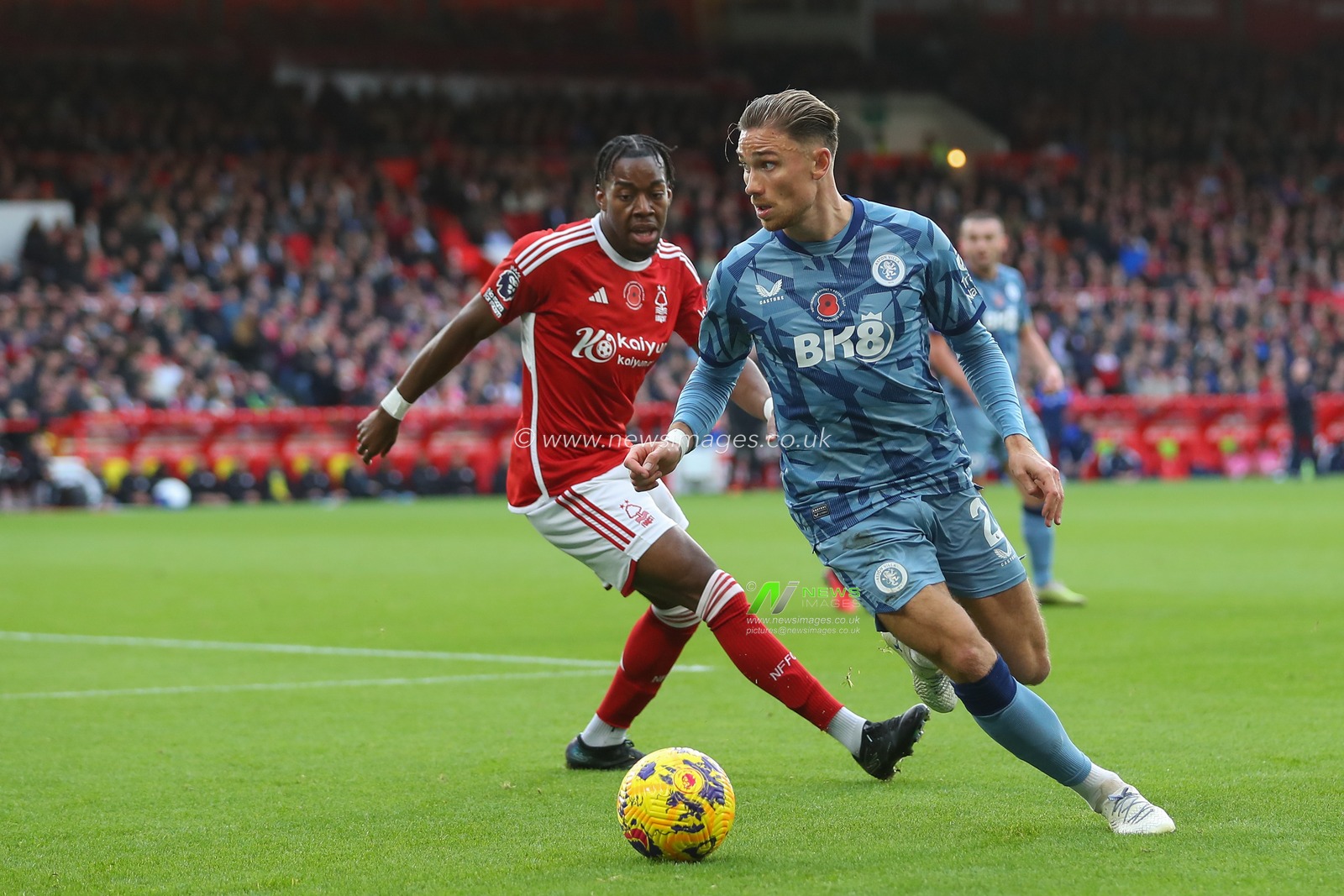 Matty Cash #2 of Aston Villa during the Premier League match Nottingham Forest vs Aston Villa at City Ground, Nottingham, United Kingdom, 5th November 2023

(Photo by Gareth Evans/News Images)