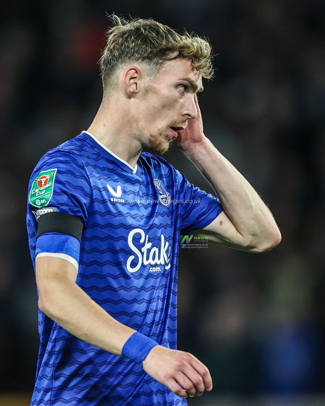 James Garner of Everton during the Carabao Cup round 3 match Wolverhampton Wanderers vs Everton at Molineux, Wolverhampton, United Kingdom, 23rd September 2025

(Photo by Alfie Cosgrove/News Images)