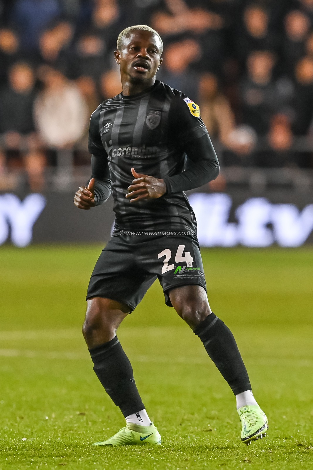 Jean MichaÃ«l Seri #24 of Hull City during the Sky Bet Championship match Blackpool vs Hull City at Bloomfield Road, Blackpool, United Kingdom, 19th October 2022

(Photo by Craig Thomas/News Images)