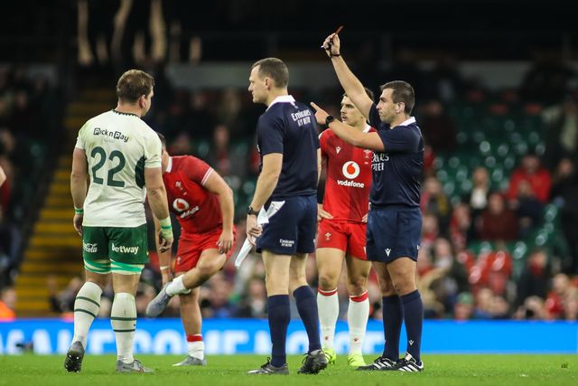 Referee Luc Ramos shows the red card to Eben Etzebeth of South Africa during the Quilter Nations Series 2025 match Wales vs South Africa at Principality Stadium, Cardiff, United Kingdom, 29th November 2025

(Photo by Andrew Lewis/News Images)

*** GER AUT SUI OUT ***