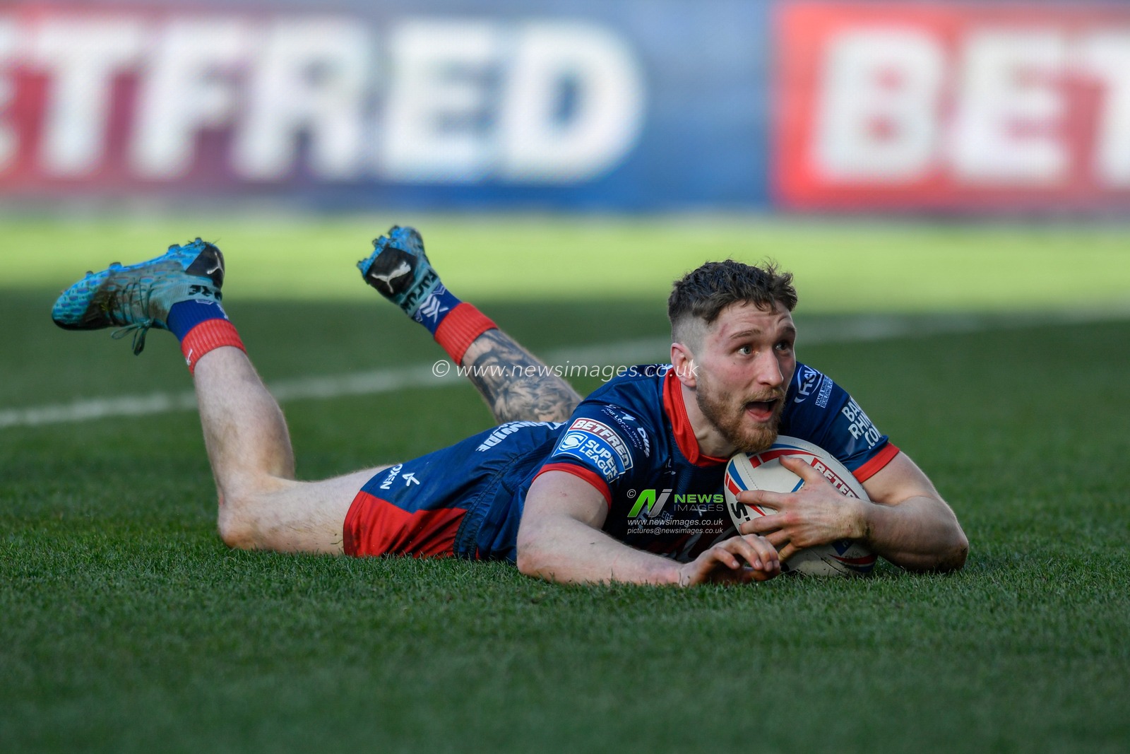 8th March 2020, DW Stadium, Wigan, England; Betfred Super League, Wigan Warriors v Hull KR : Ethan Ryan (23) of Hull KR goes over for a try