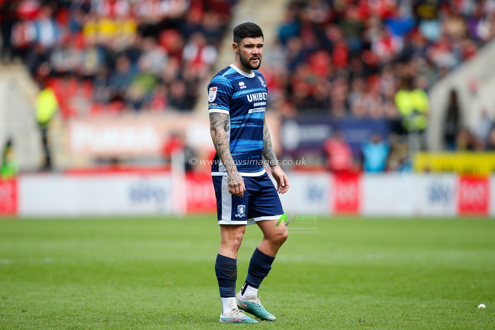 Alex Mowatt #4 of Middlesbrough during the Sky Bet Championship match Rotherham United vs Middlesbrough at New York Stadium, Rotherham, United Kingdom, 1st May 2023

(Photo by Ben Early/News Images)