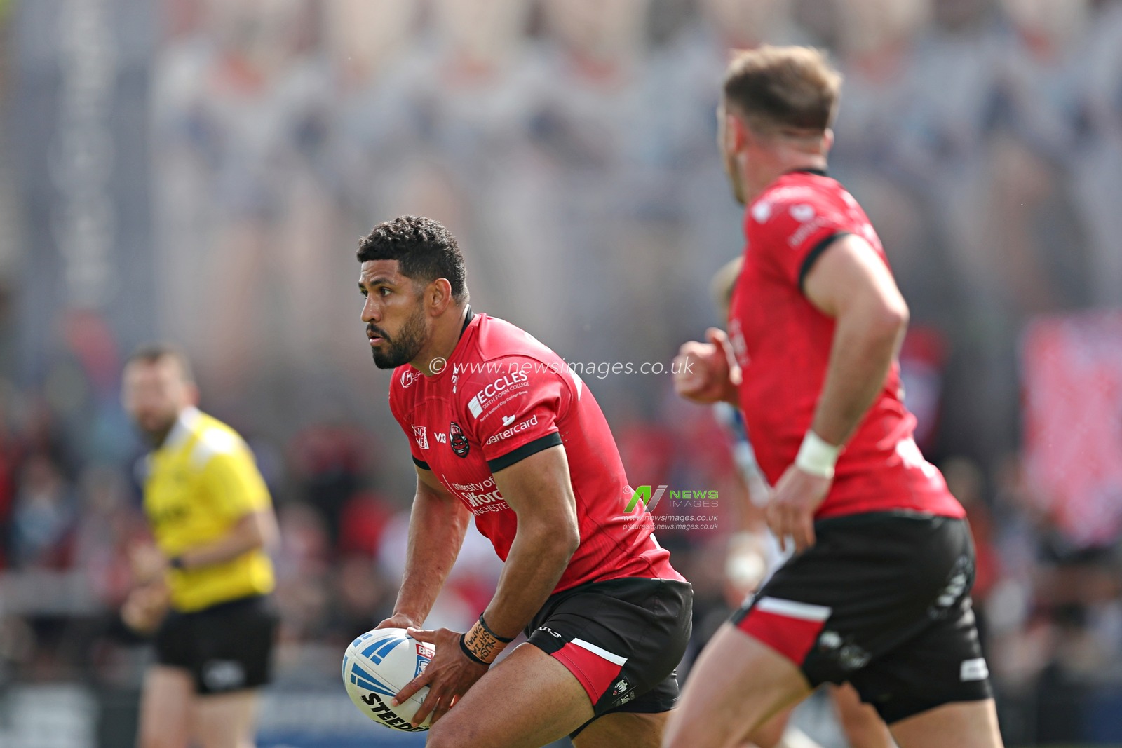 Nene MacDonald of Salford Red Devils during the Betfred Super League match Wakefield Trinity vs Salford Red Devils at DIY Kitchens Stadium, Wakefield, United Kingdom, 25th May 2025

(Photo by Sam Eaden/News Images)