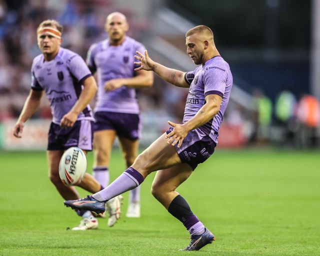 Mikey Lewis of Hull KR in action during the Betfred Super League round 22 match Wigan Warriors vs Hull KR at The Brick Community Stadium, Wigan, United Kingdom, 15th August 2025

(Photo by Alfie Cosgrove/News Images)