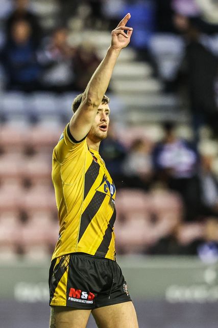 Sam Wood of Castleford Tigers in the pre-game warm up during the Betfred Super League Round 26 match Wigan Warriors vs Castleford Tigers at The Brick Community Stadium, Wigan, United Kingdom, 12th September 2025

(Photo by Alfie Cosgrove/News Images)