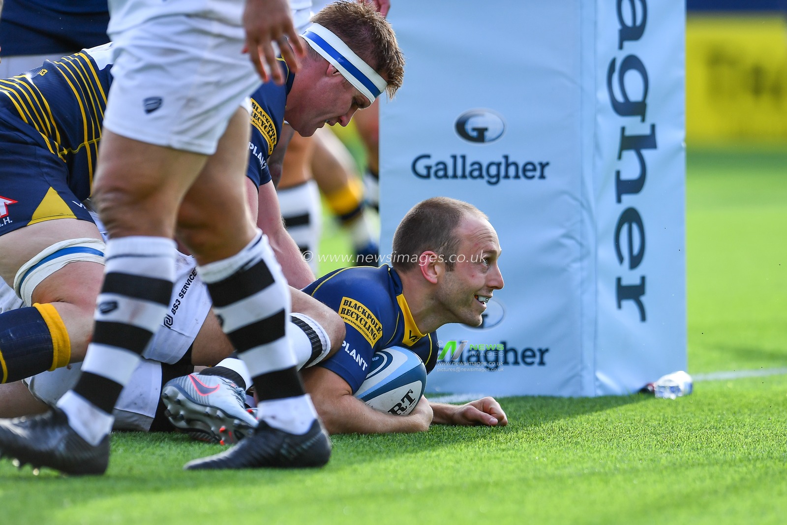 7th October 2018, Sixways Stadium, Worcester, England; Gallagher Premiership, Worcester v Bristol ; 
Chris Pennell of Worcester Warriors scores for the warriors

Credit: Craig Thomas/news Images