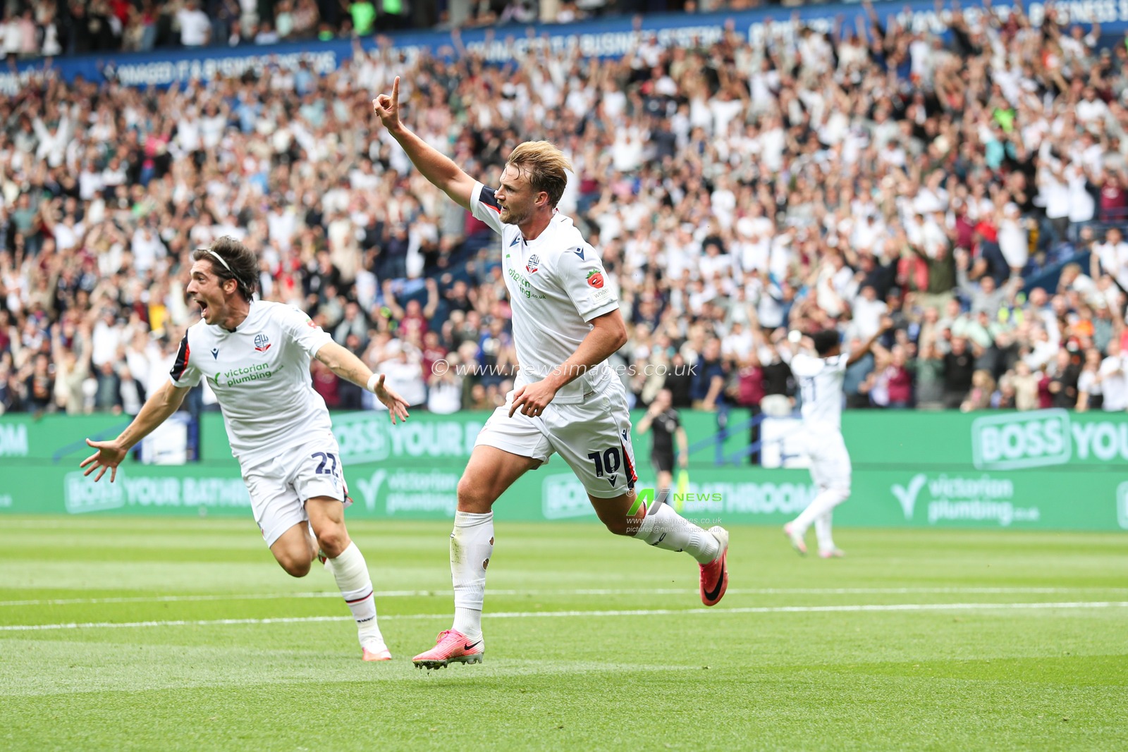 Callum Lang of Preston North End celebrates after scoring to make it 1-0 during the Sky Bet Championship match Bolton Wanderers vs Preston North End at Toughsheet Community Stadium, Bolton, United Kingdom on 15 August 2026

(Photo by Jorge Horsted/News Images)