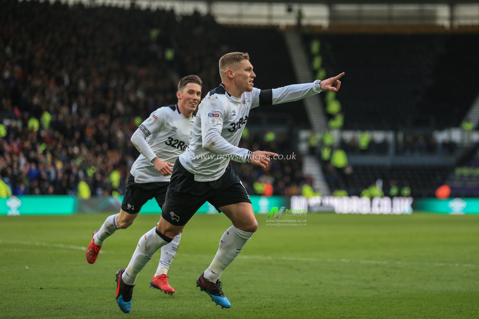 9th February 2019, Pride Park, Derby, England; Sky Bet Championship, Derby County vs Hull City ;  Martyn Waghorn (09) of Derby County celebrates his goal to make it 1-0



Credit: Mark Cosgrove/News Images 

English Football League images are subject to DataCo Licence