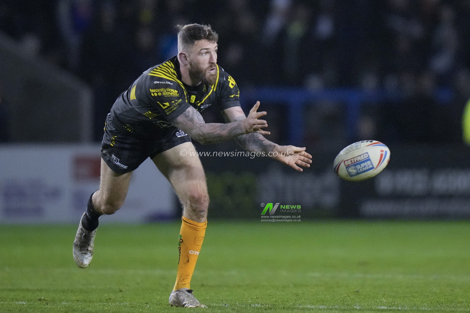 Daryl Clark #9 of Warrington Wolves passes the ball during the Rugby League Ben Currie Testimonial match Warrington Wolves vs Leigh Leopards at Halliwell Jones Stadium, Warrington, United Kingdom, 4th February 2023

(Photo by Steve Flynn/News Images)