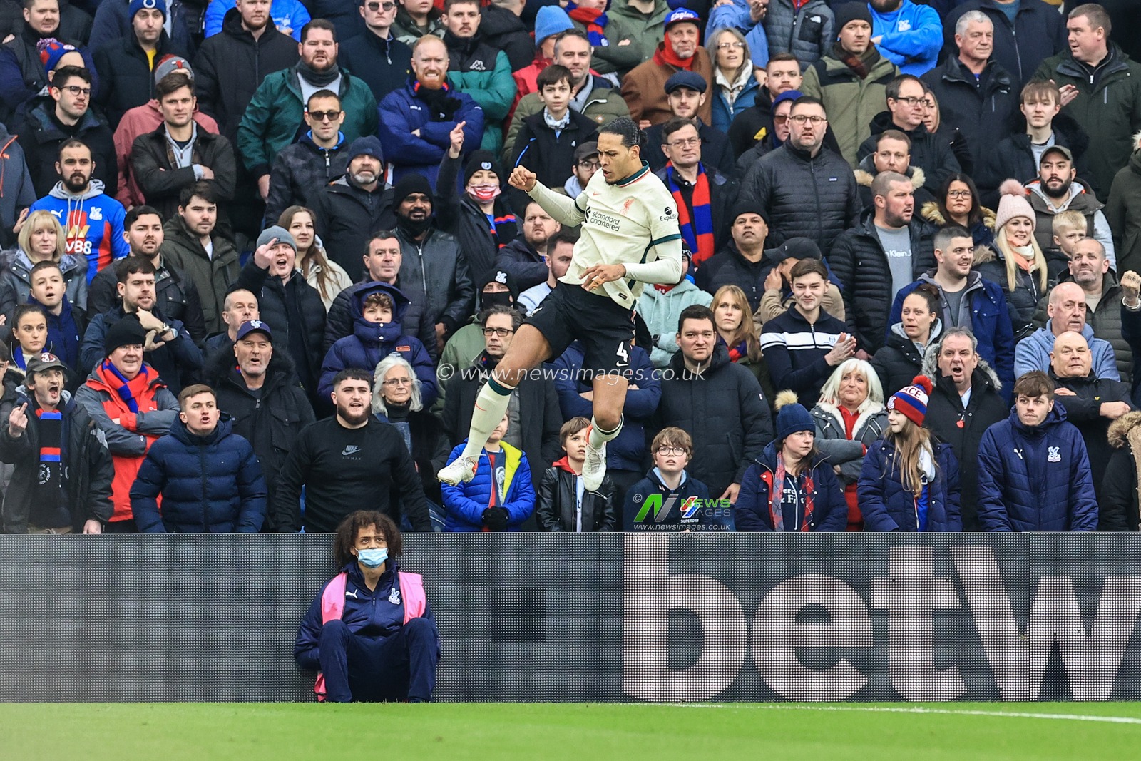 Virgil van Dijk #4 of Liverpool celebrates his goal to make it 0-1