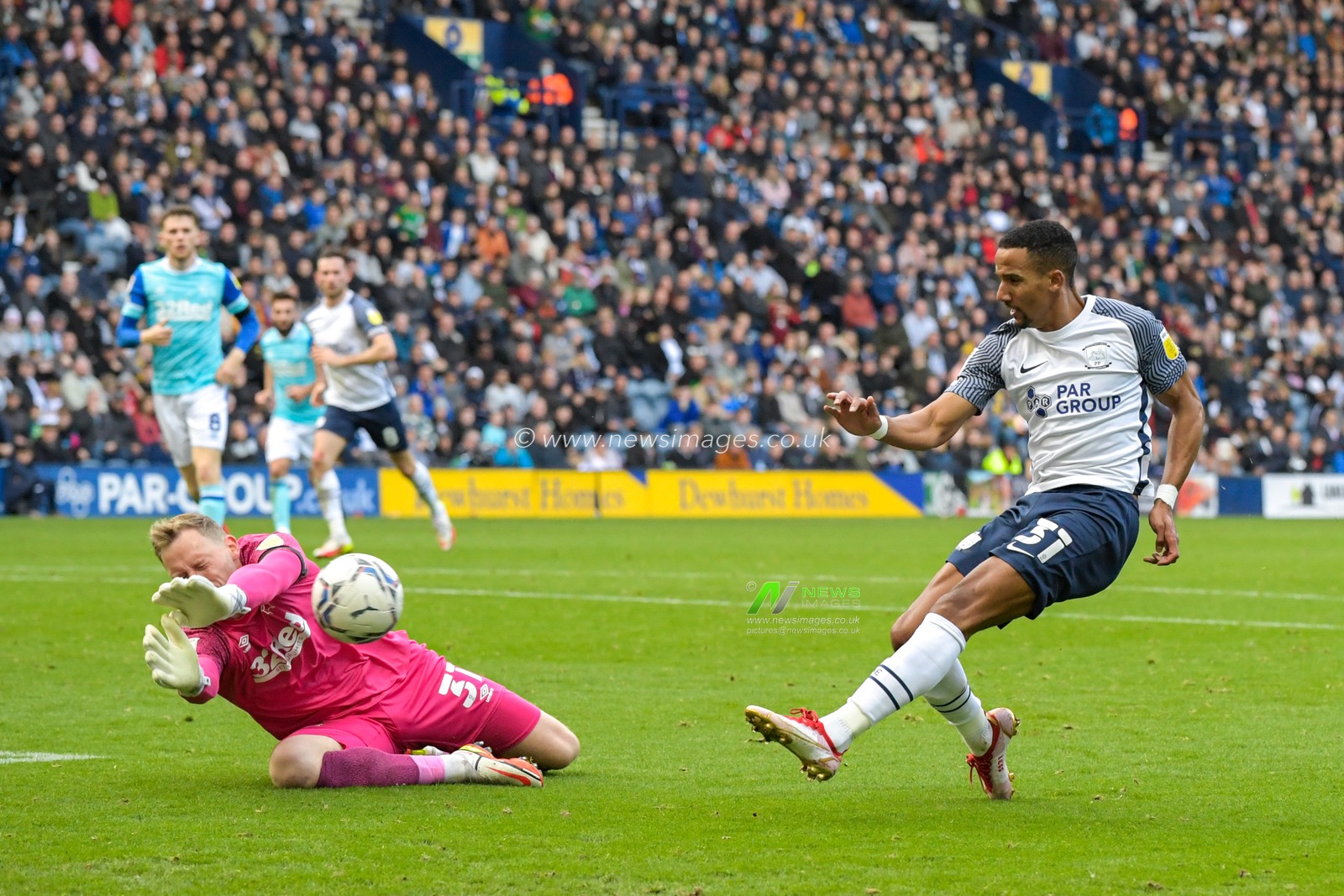 Scott Sinclair #31 of Preston North End has a shot at goal which is saved by Ryan Allsop #31 of Derby County