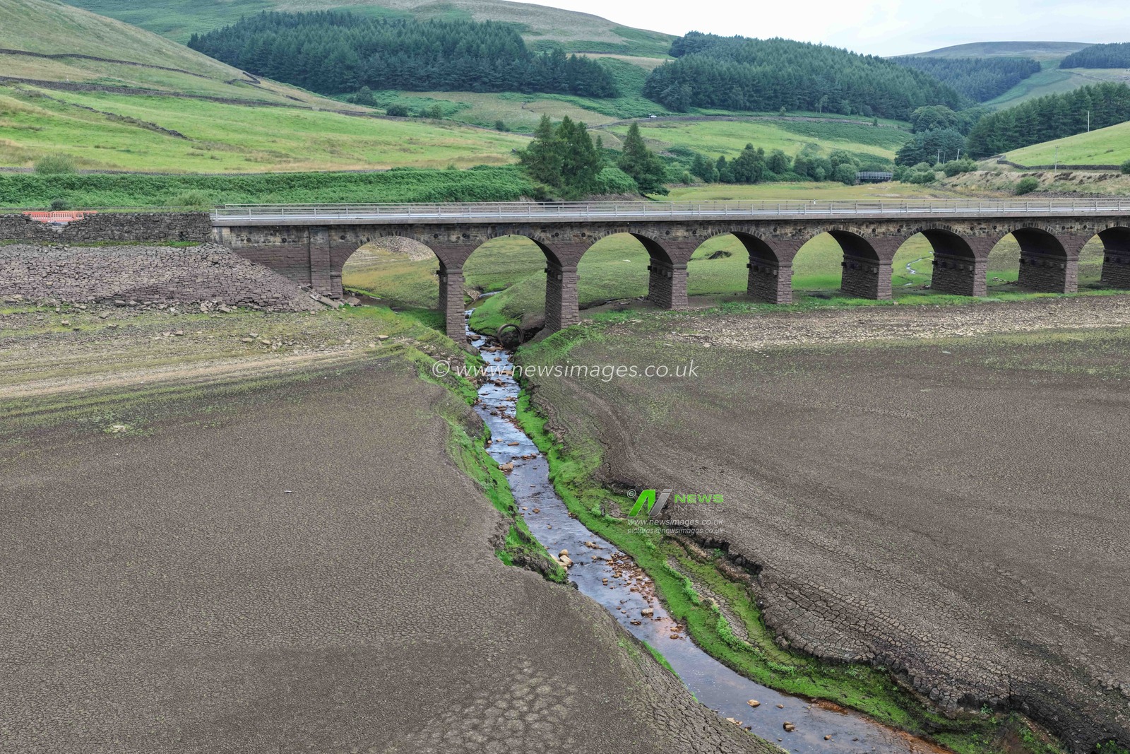 Woodhead Reservoir walter levels drop to one of the lowest points in recent times as grass and other plants start to grow on the Reservoir silt bed at Woodhead, Glossop, United Kingdom, 31st July 2025

(Photo by Mark Cosgrove/News Images)