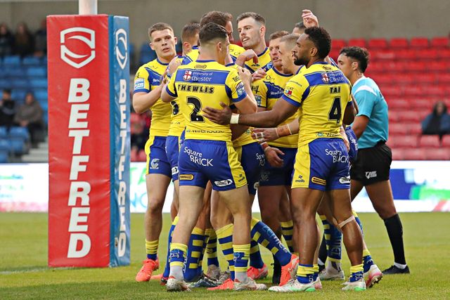 Matt Dufty of Warrington Wolves celebrates scoring the opening try during the Betfred Super League round 17 match Salford Red Devils vs Warrington Wolves at Salford Community Stadium, Eccles, United Kingdom, 4th July 2025

(Photo by Sam Eaden/News Images)