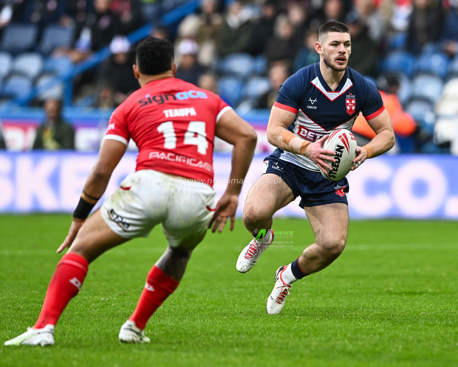 Danny Walker of England makes a break during the Rugby League International match England vs Tonga at John Smith's Stadium, Huddersfield, United Kingdom, 28th October 2023

(Photo by Craig Thomas/News Images)