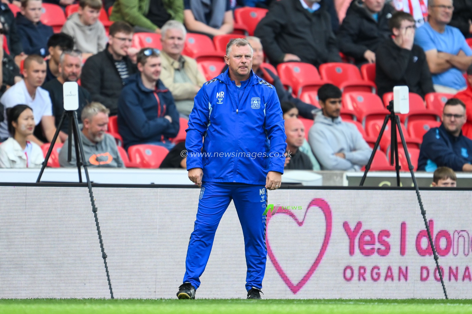 Mark Robins Manager of Coventry City during the Sky Bet Championship match Stoke City vs Coventry City at Bet365 Stadium, Stoke-on-Trent, United Kingdom, 10th August 2024

(Photo by Craig Thomas/News Images)