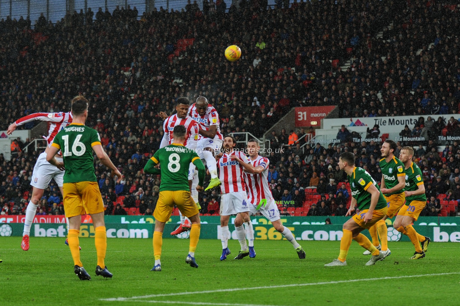 26th January 2019, Bet 365 Stadium, Stoke-on-Trent, England; Sky Bet Championship, Stoke City vs Preston North End ; Benik Afobe (9) of Stoke City heads on goal


Credit: Richard Long/News Images

English Football League images are subject to DataCo Licence