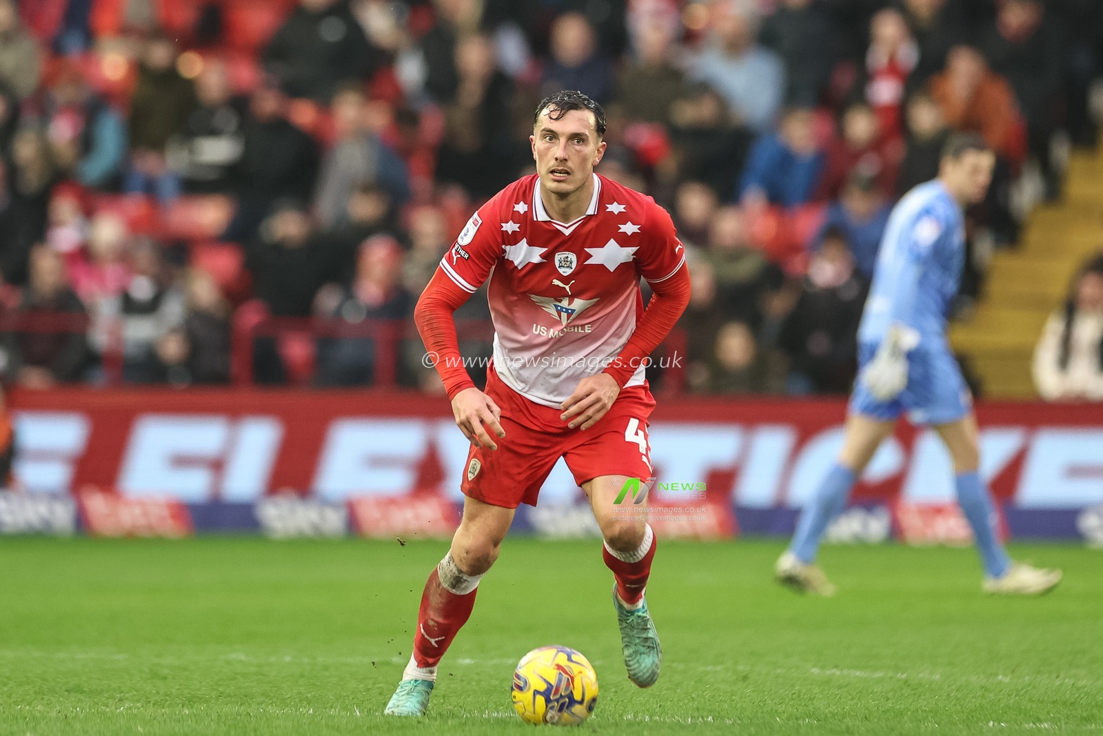 Josh Earl of Barnsley with the ball during the Sky Bet League 1 match Barnsley vs Leyton Orient at Oakwell, Barnsley, United Kingdom, 10th February 2024

(Photo by Mark Cosgrove/News Images)