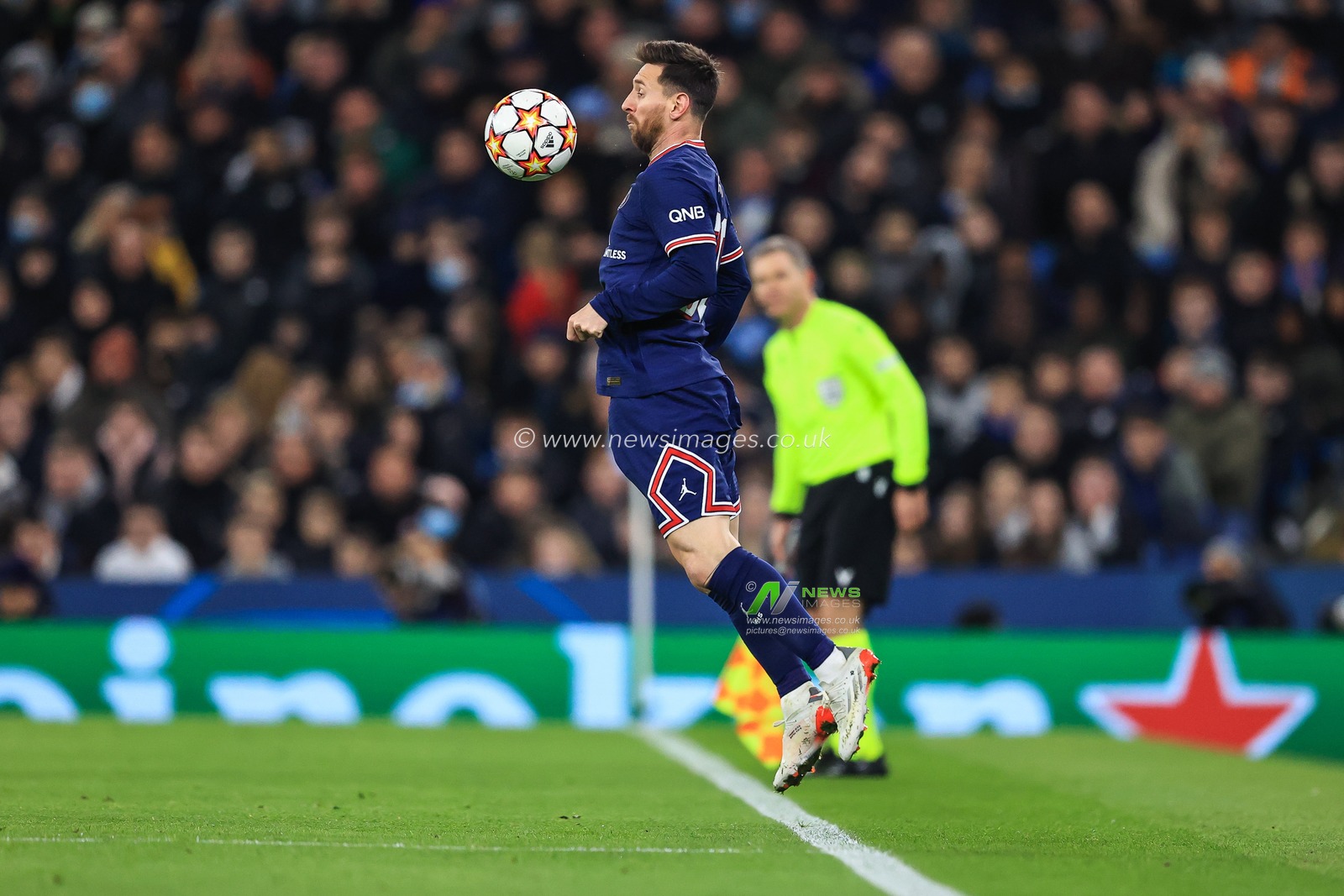 Lionel Messi #30 of Paris Saint-Germain  controls the ball