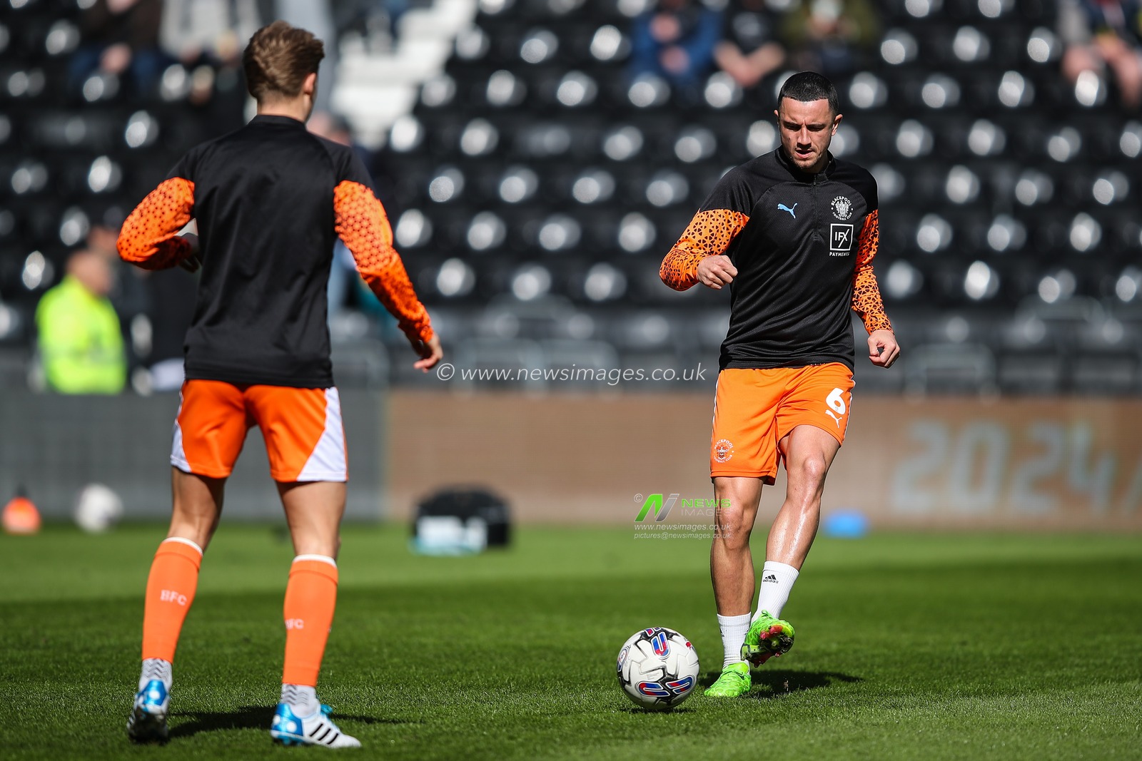 Oliver Norburn of Blackpool during the pre-game warm up ahead of the Sky Bet League 1 match Derby County vs Blackpool at Pride Park Stadium, Derby, United Kingdom, 29th March 2024

(Photo by Gareth Evans/News Images)