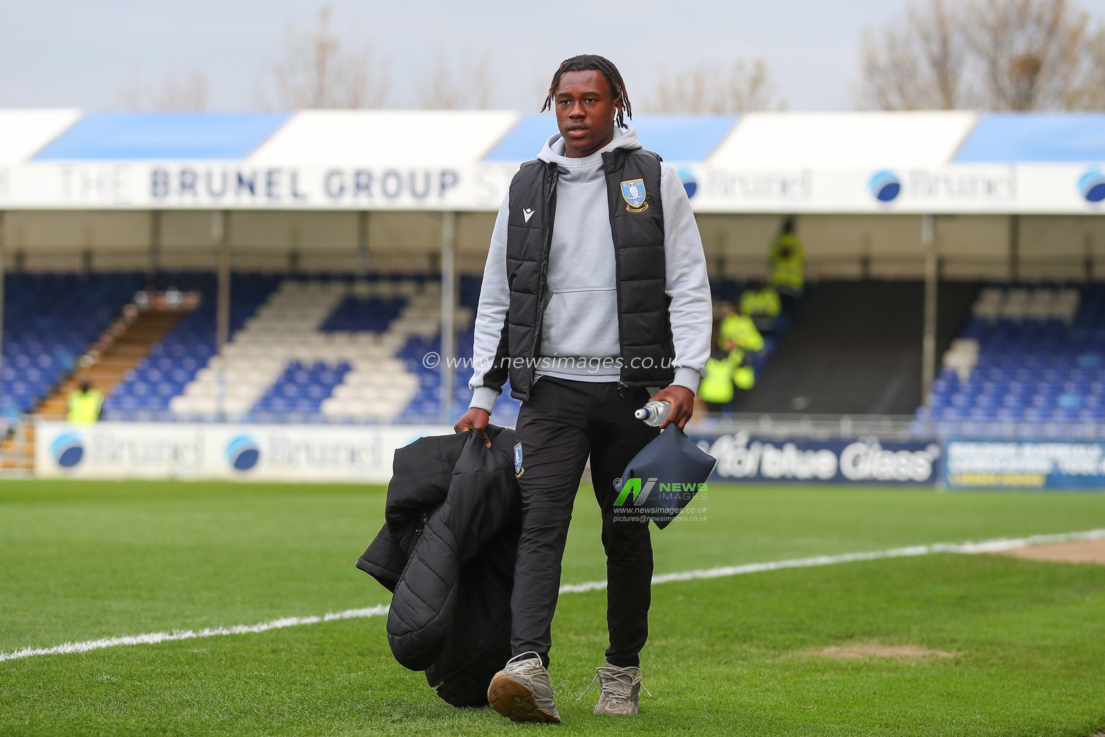 Sean Fusire of Sheffield Wednesday arrives ahead of  the Sky Bet League 1 match Bristol Rovers vs Sheffield Wednesday at Memorial Stadium, Bristol, United Kingdom, 18th April 2023

(Photo by Gareth Evans/News Images)