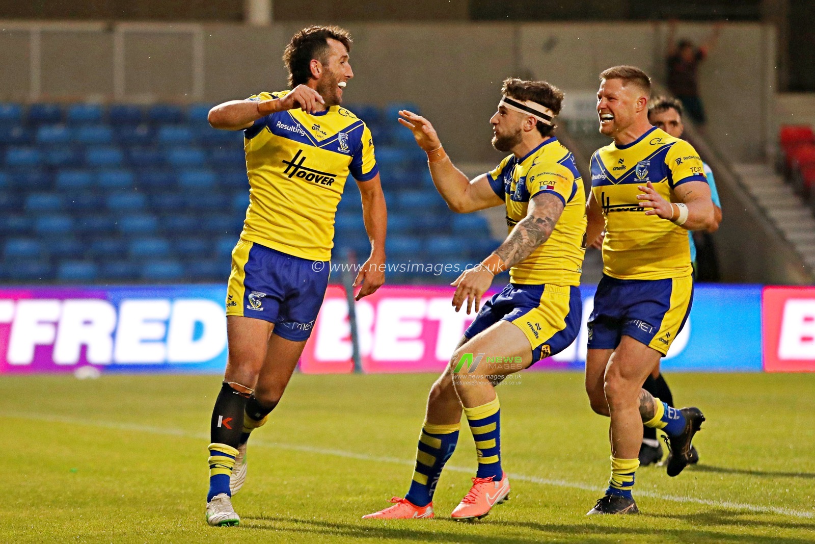 Stefan Ratchford of Warrington Wolves celebrates his try during the Betfred Super League round 17 match Salford Red Devils vs Warrington Wolves at Salford Community Stadium, Eccles, United Kingdom, 4th July 2025(Photo by Sam Eaden/News Images)