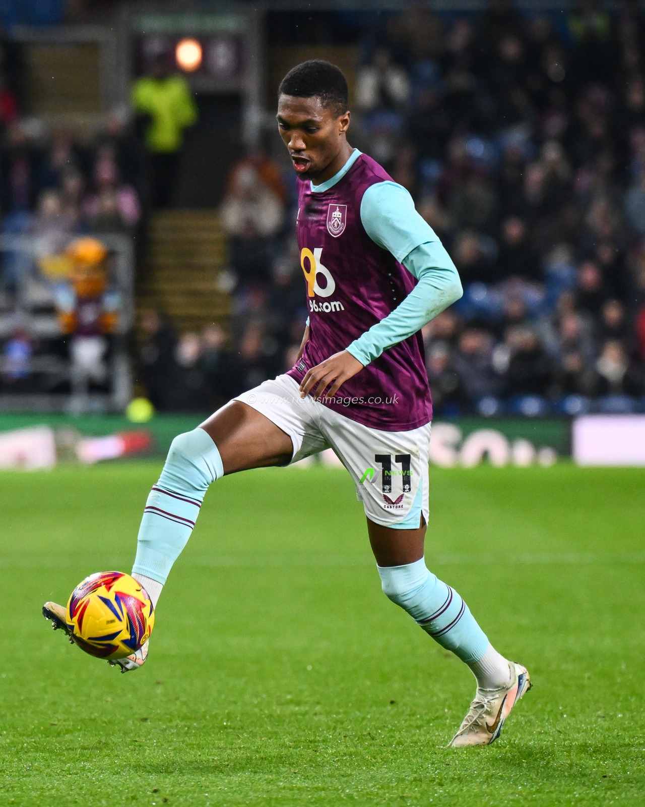 Jaidon Anthony of Burnley controls the ball during the Sky Bet Championship match Burnley vs Coventry City at Turf Moor, Burnley, United Kingdom, 26th November 2024

(Photo by Craig Thomas/News Images)