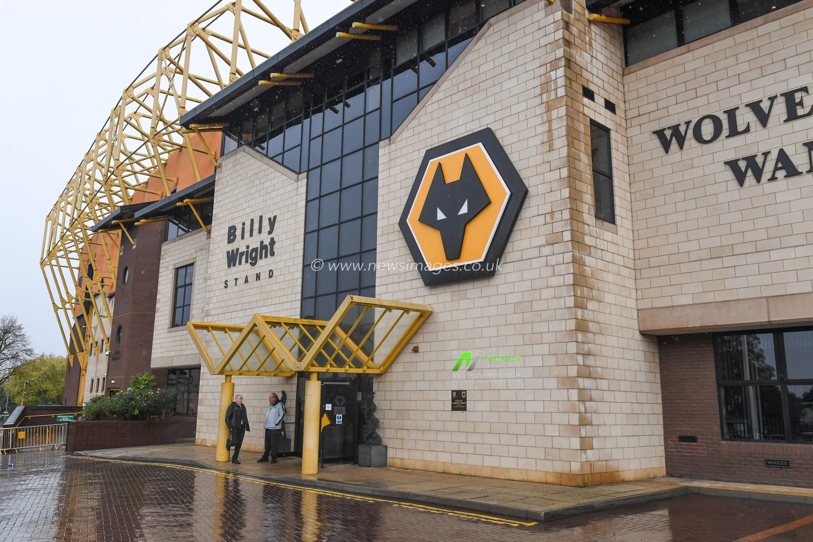 General view of Molineux Stadium, Home of Wolverhampton Wanderers F.C. during the Premier League match Wolverhampton Wanderers vs Leicester City at Molineux, Wolverhampton, United Kingdom, 23rd October 2022

(Photo by Mike Jones/News Images)