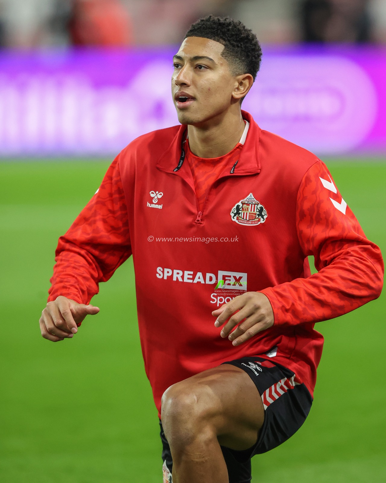 Jobe Bellingham of Sunderland in the pregame warmup session during the Sky Bet Championship match Sunderland vs Bristol City at Stadium Of Light, Sunderland, United Kingdom, 10th December 2024

(Photo by Alfie Cosgrove/News Images)