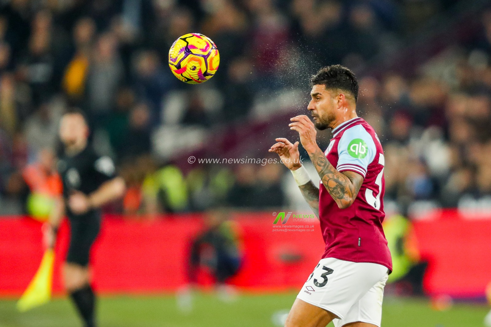 Emerson Palmieri of West Ham United heads the ball during the Premier League match West Ham United vs Fulham at London Stadium, London, United Kingdom, 14th January 2025

(Photo by Izzy Poles/News Images)