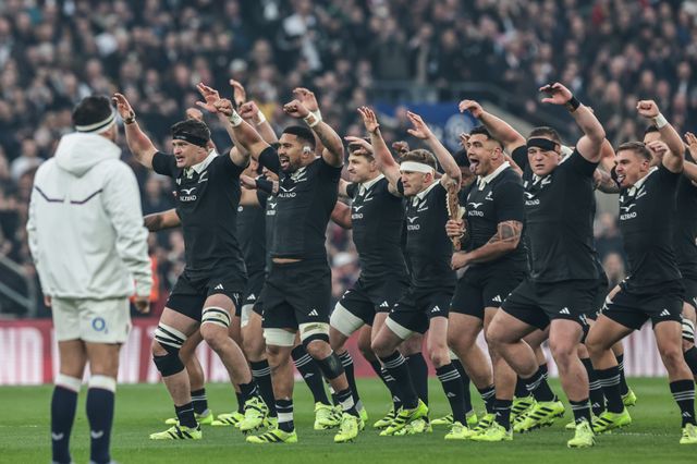 New Zealand perform the Haka before the game during the Quilter Nations Series 2025 match England vs New Zealand at Allianz Stadium, Twickenham, United Kingdom, 15th November 2025

(Photo by Mark Cosgrove/News Images)

*** GER AUT SUI OUT ***