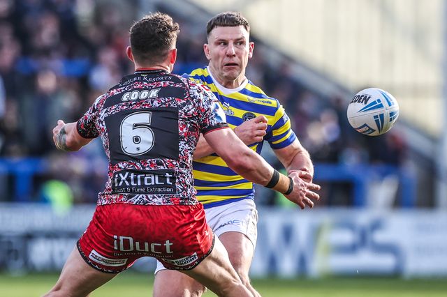 George Williams of Warrington Wolves passes the ball during the Betfred Challenge Cup Quarter Final match Warrington Wolves vs Leigh Leopards at The Halliwell Jones Stadium, Warrington, United Kingdom on 11 April 2026

(Photo by Alfie Cosgrove/News Images)