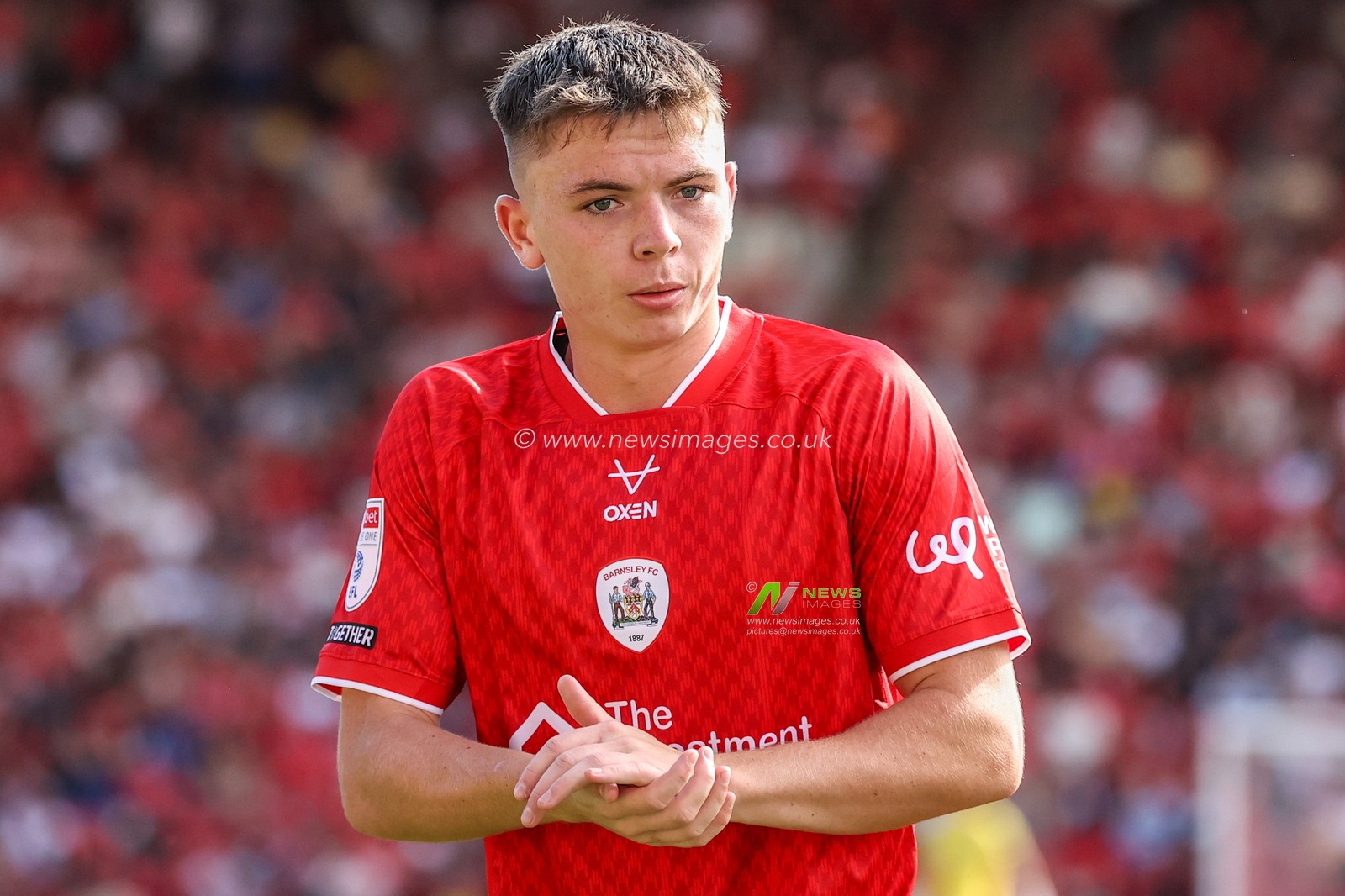 Patrick Kelly of Barnsley during the Sky Bet League One match Barnsley vs Bromley at Oakwell, Barnsley, United Kingdom on 15 August 2026

(Photo by Alfie Cosgrove/News Images)